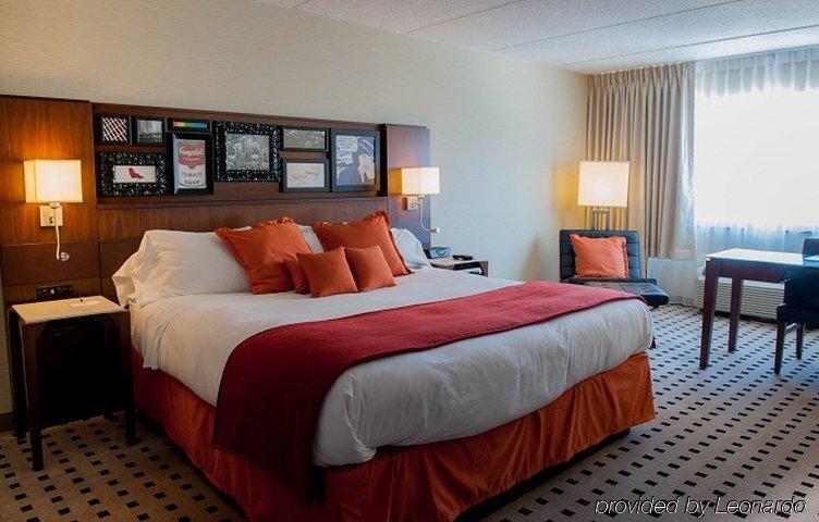 Delta Hotels By Marriott Utica Eksteriør billede