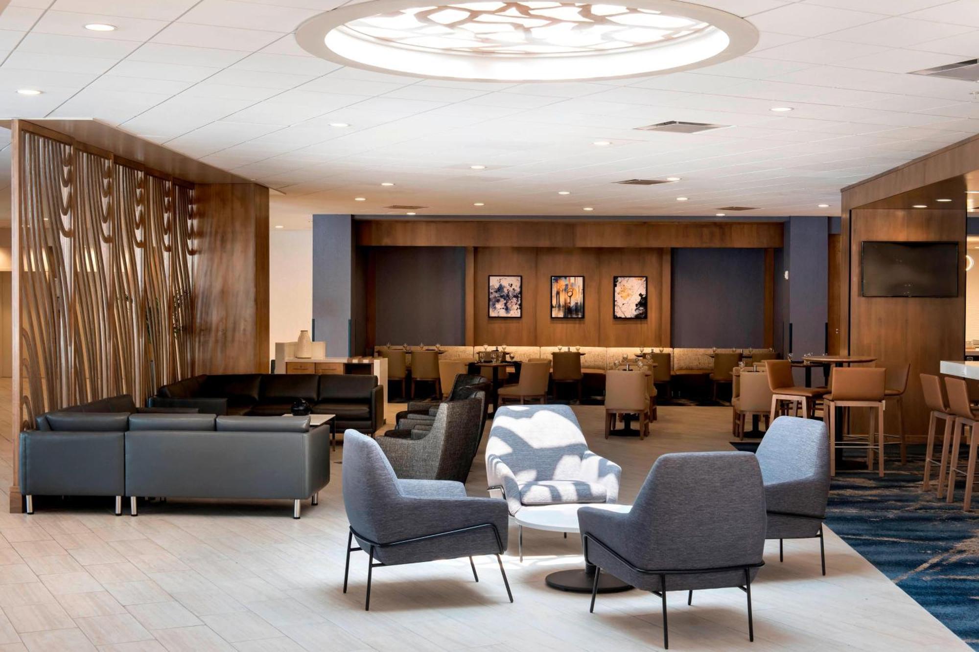 Delta Hotels By Marriott Utica Eksteriør billede