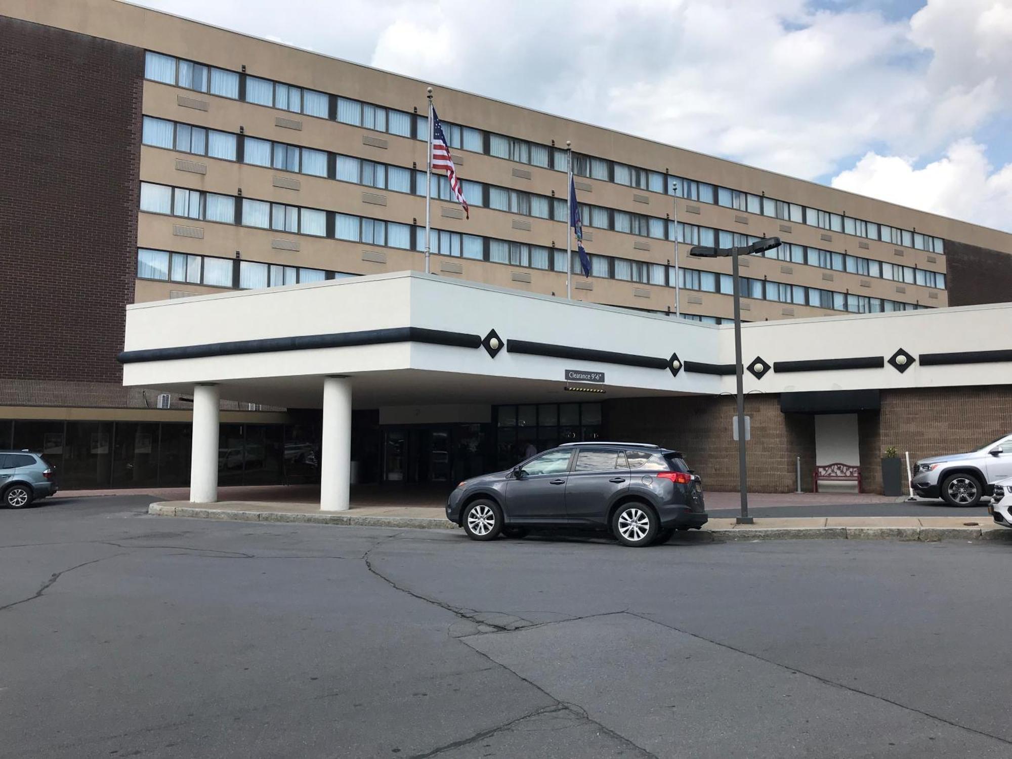 Delta Hotels By Marriott Utica Eksteriør billede