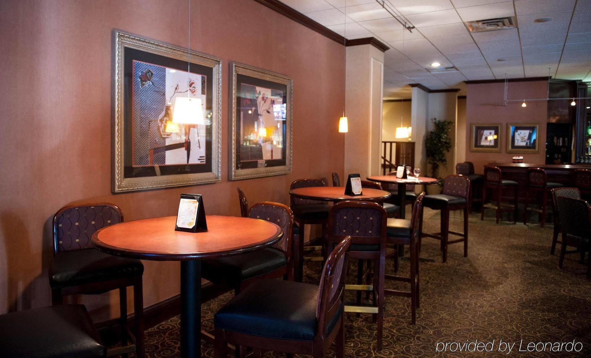 Delta Hotels By Marriott Utica Eksteriør billede